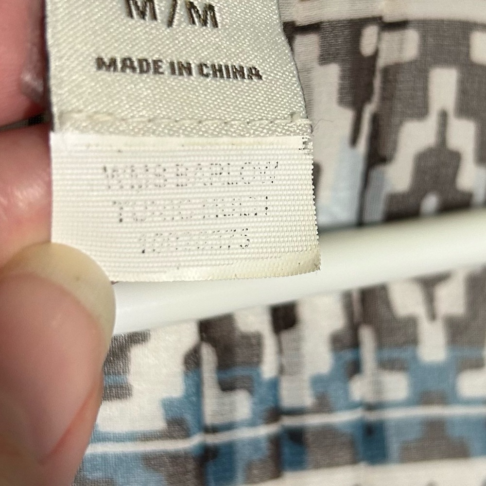 Ariat Women's Sheer V-Neck Aztec Print 3/4 Sleeve Tunic Blouse Size Medium - Picture 4 of 10